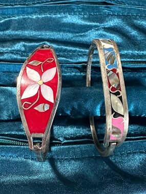 Flower Alpaca Mexico Vintage Red  Inlay (left)